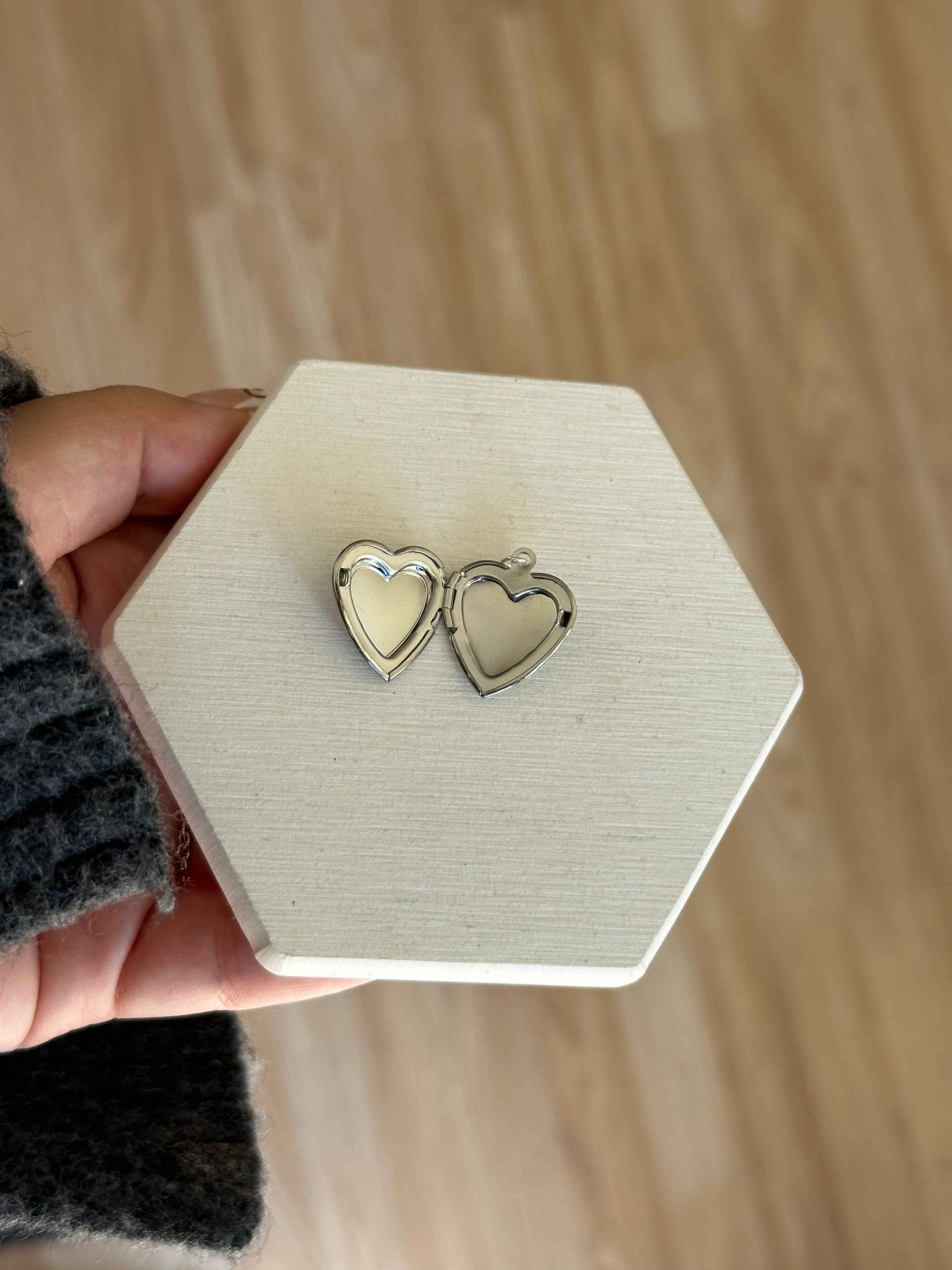 Silver Heartfelt Locket(Locket only) - FOREVERLINKX